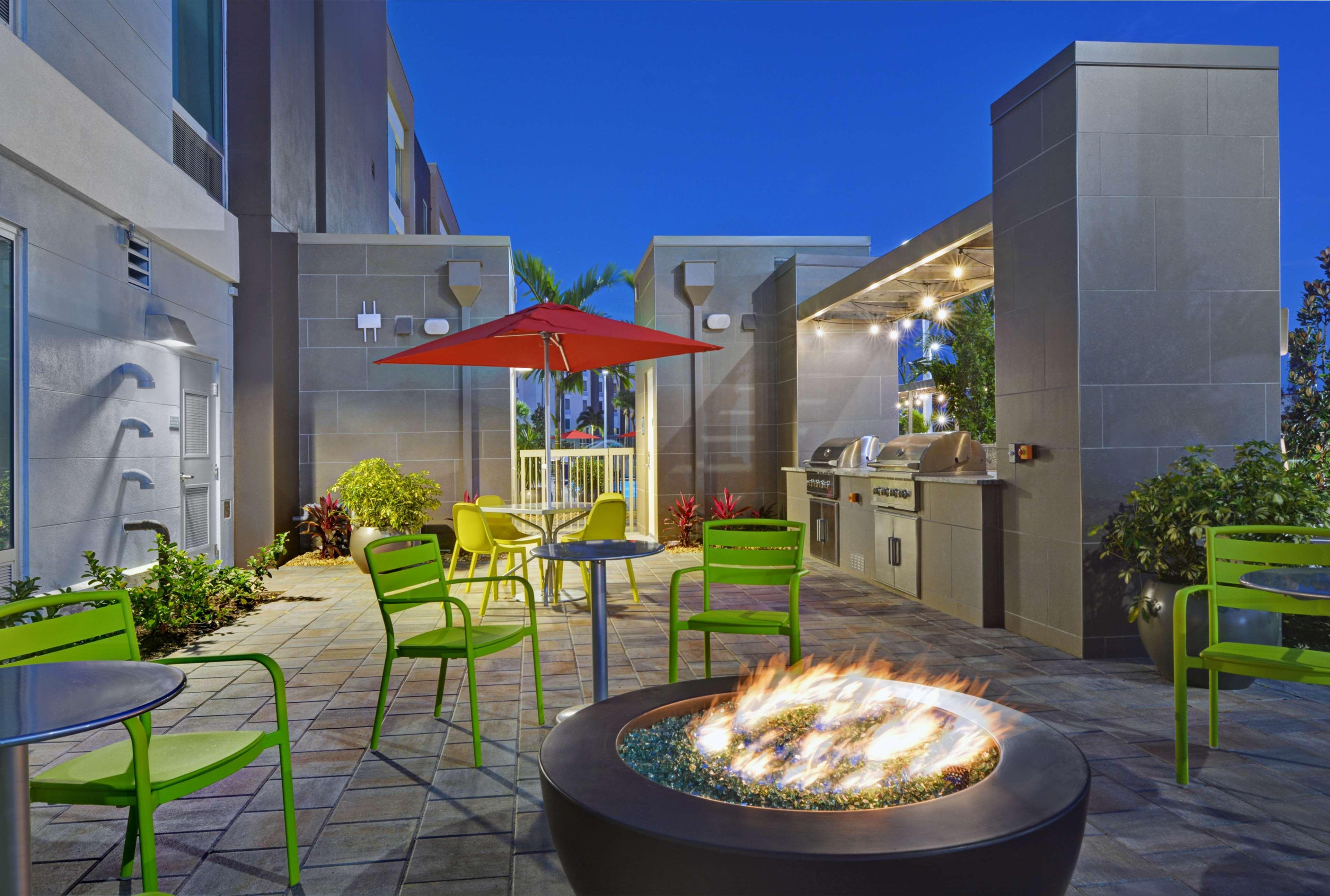 Home2 Suites By Hilton Fort Myers Colonial Blvd Eksteriør bilde